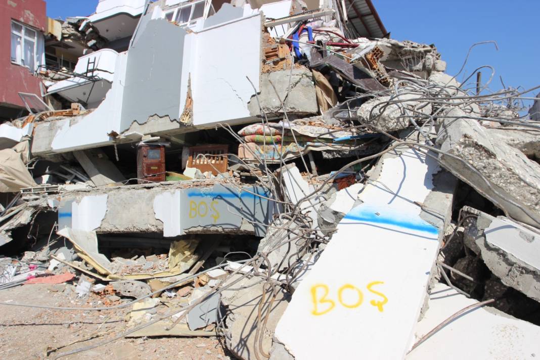 Kısa Dalga fotoğrafladı: İşte Samandağ’da büyük yıkımdan sonraki durum 7